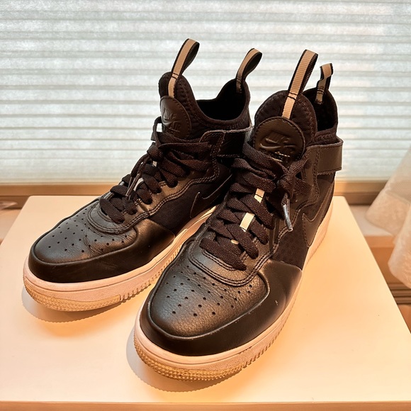 Nike Air Force 1 Women’s Size 6 - Picture 3 of 5